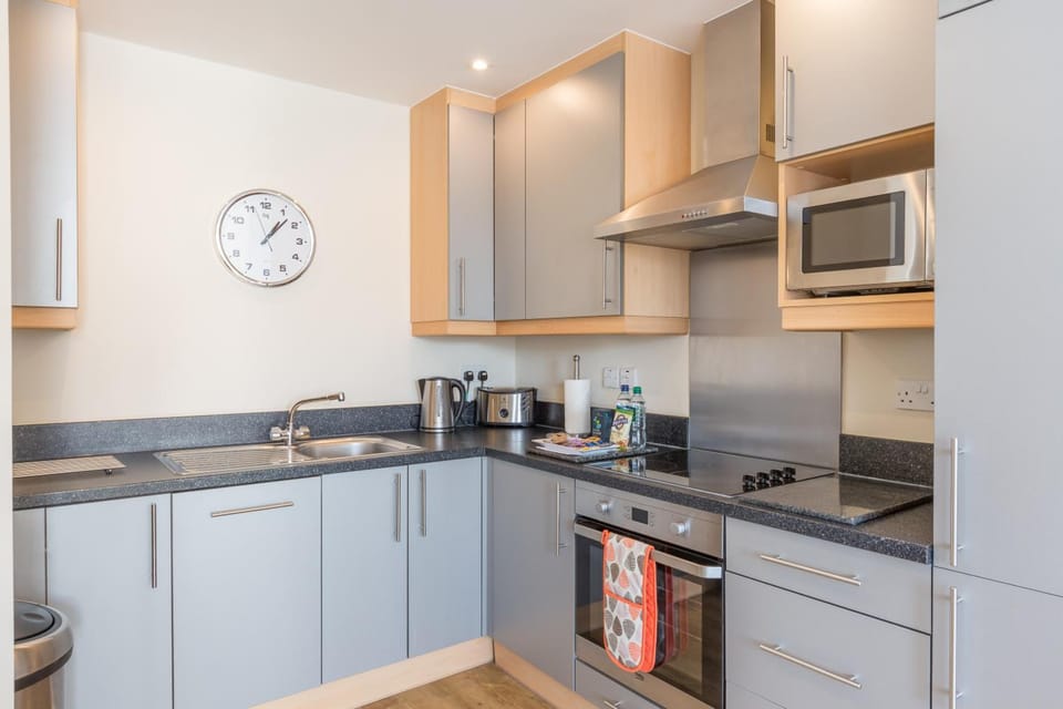 HOF - Central House Apartment hotel in Camberley