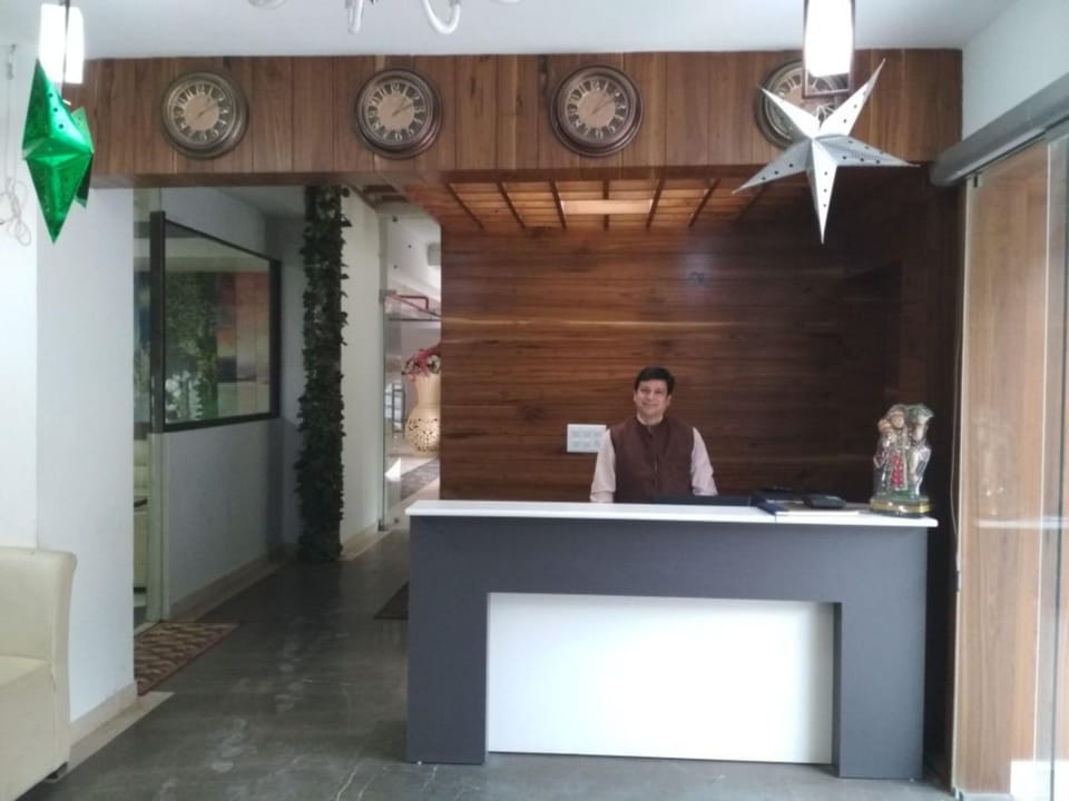 Cavendish hotel Hotel in Noida