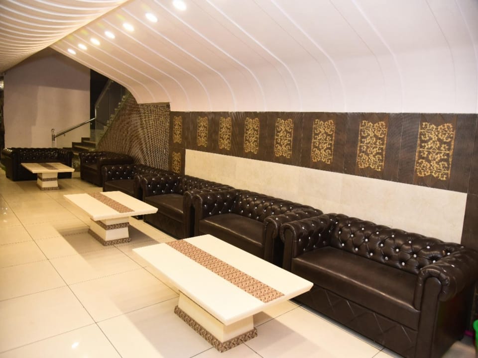 Cavendish hotel Hotel in Noida