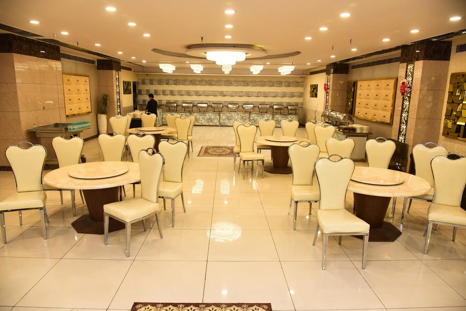 Cavendish hotel Hotel in Noida