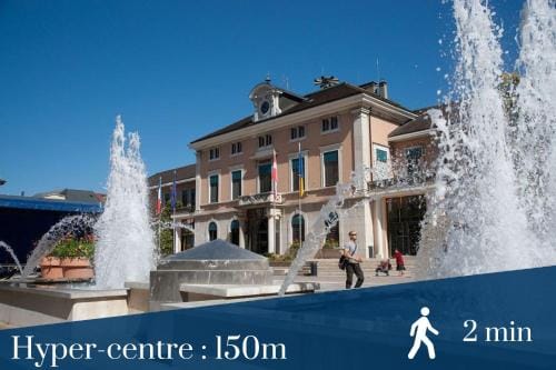 LA COLOC CHOCO - Belle Colocation en hypercentre / 5 chambres privees / Salle de bains privative / P Hotel in Annemasse