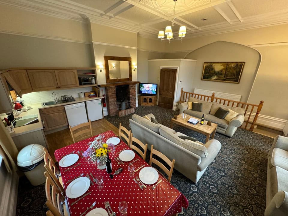Hargate Hall Self Catering Hotel in High Peak District