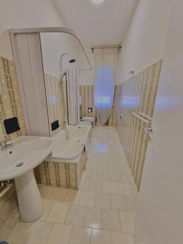 Guest House Service Modugno - ZONA INDUSTRIALE Hotel in Bari