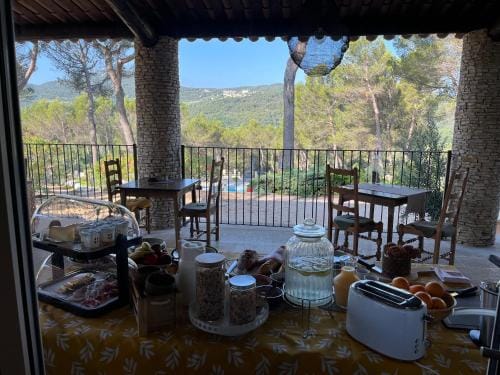Hotel La Pinede Hotel in Provence-Alpes-Côte d'Azur