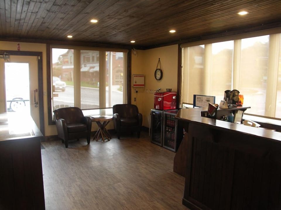 Rainbow Inn Hotel in Huntsville