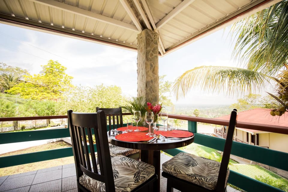 Falling Leaves Lodge Hotel in San Ignacio