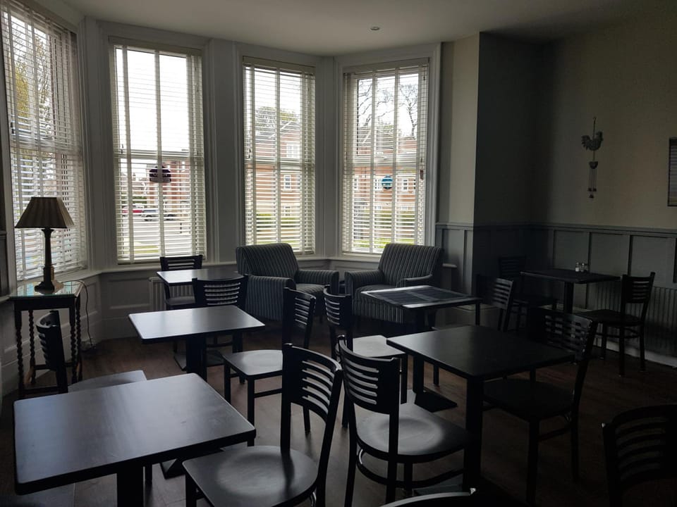 Kingswood Guest House Hotel in England