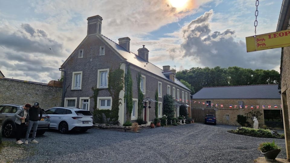 Domaine Aux Leopards Normands Hotel in Normandy