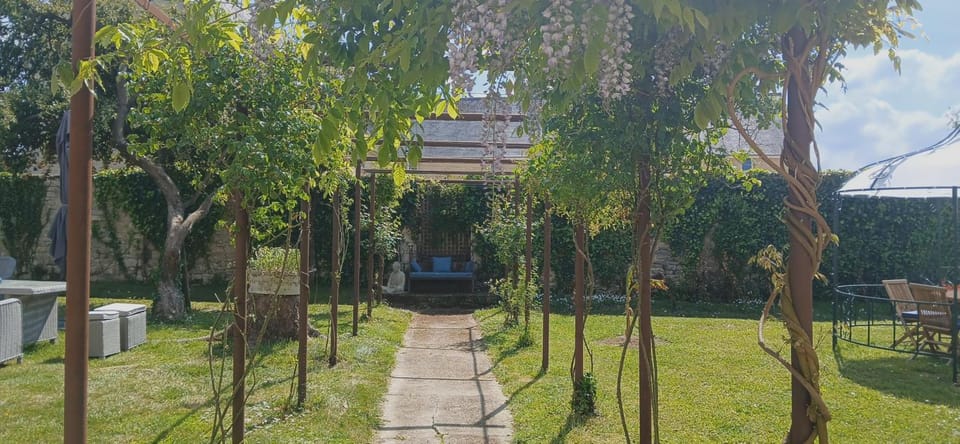 Domaine Aux Leopards Normands Hotel in Normandy