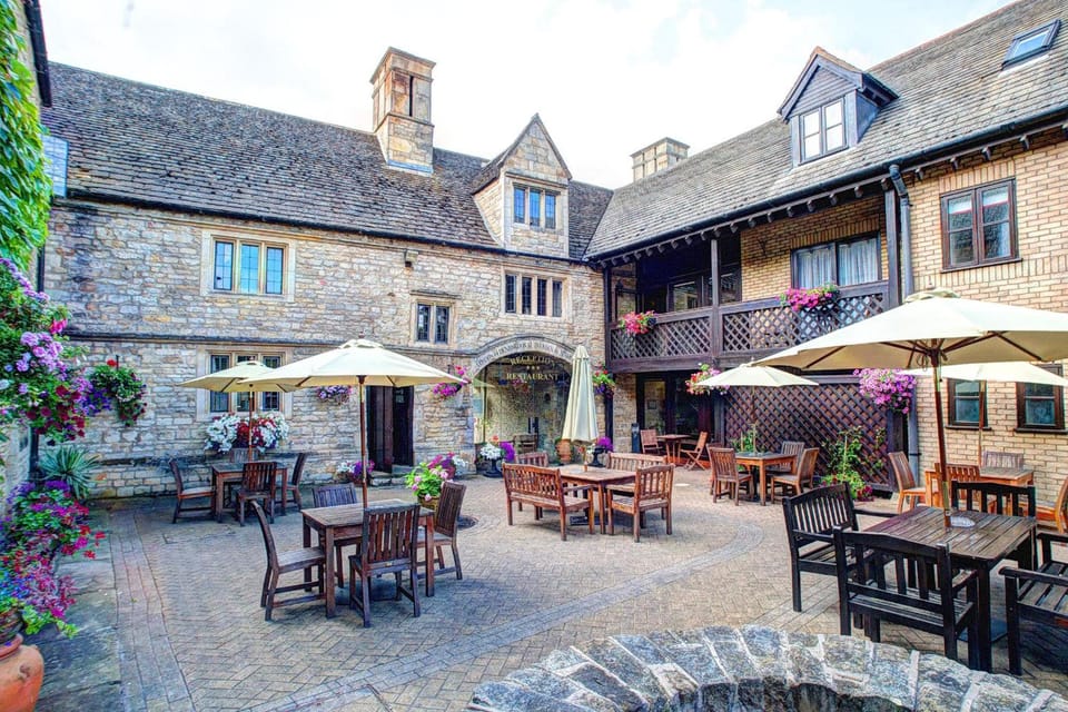 The Bell Inn, Stilton, Cambridgeshire - The Coaching Inn Group Hotel in Huntingdonshire District