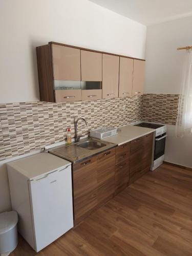 Crni Bor Sutomore Hotel in Montenegro