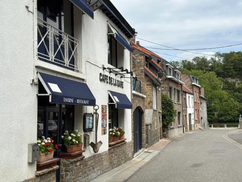 Plaisances, les plaisirs du bord de Meuse - Chambre d'hotes avec baignoire spa Hotel in Wallonia, Belgium