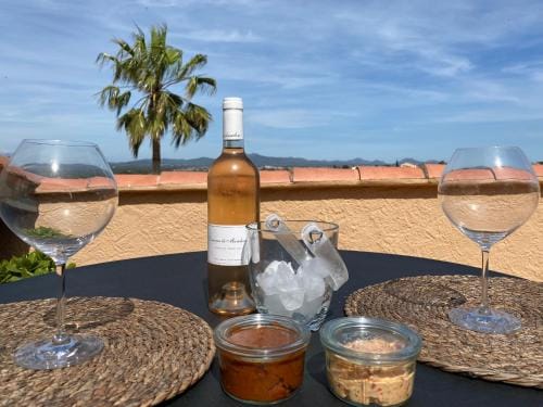 Les Trois soleils Hotel in Roquebrune-sur-Argens