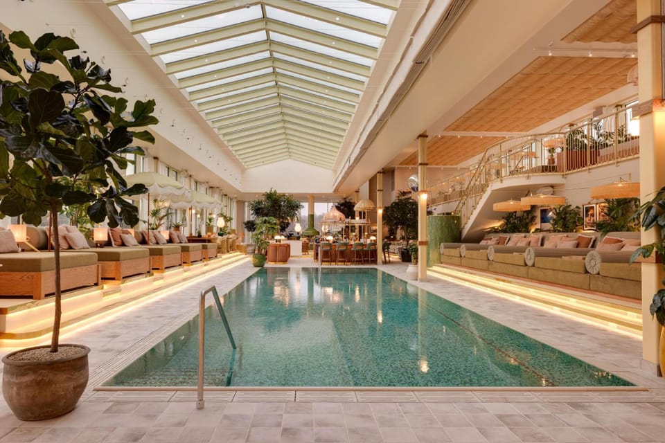 Swimming pool