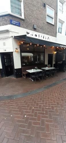CHARLOTTE, not for parties, not a hotel, room with shared bathroom, no kitchen Hotel in Amsterdam