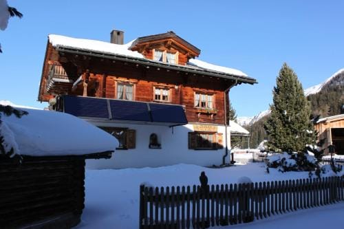 B&B Haus im Sand Hotel in Davos