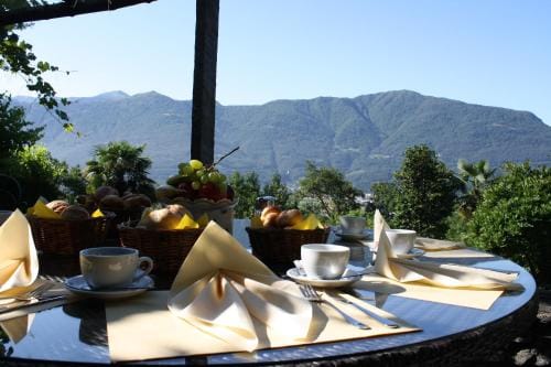 Tenuta Casa Cima - tenutacasacima com - Hotel in Canton of Ticino
