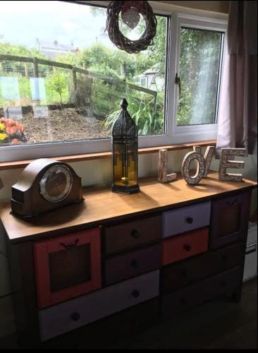 Angies Den - quirky cabin with hot tub & views Inn in Llanasa