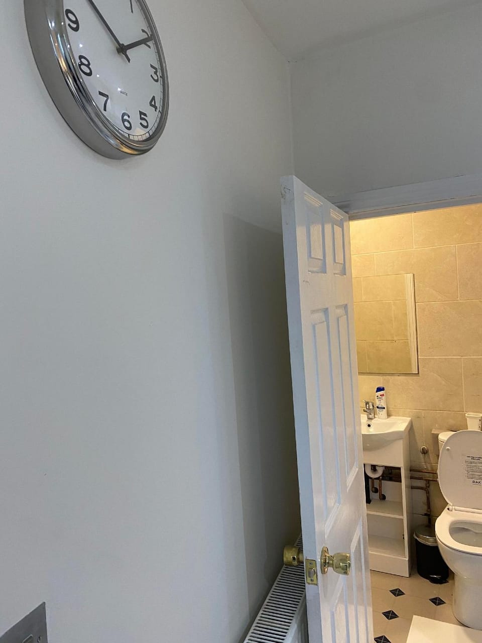 Charming Studio Apartment in London Hotel in London Borough of Ealing