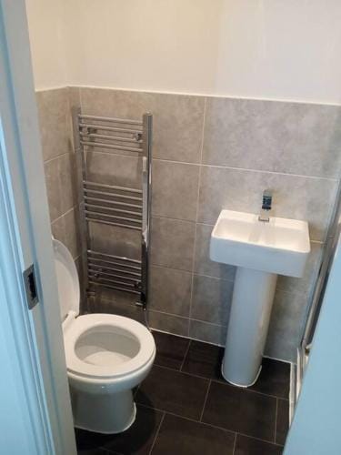 Ensuite Double-bed (E4) close to Burnley city ctr. Hotel in Burnley