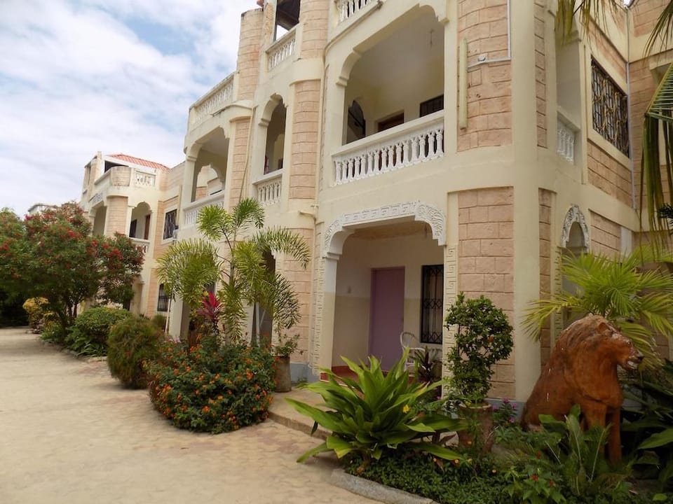 Jacyjoka Apartments Nyali Hotel in Mombasa County