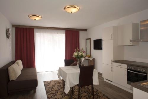 Cafe-Pension Margret Hotel in Tyrol