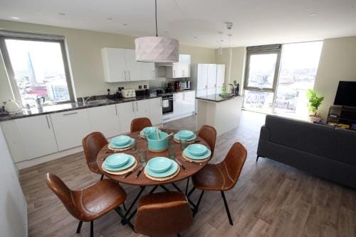 For Students Only Ensuite Bedrooms with Shared Kitchen at LIV Student in Belfast Hotel in Belfast