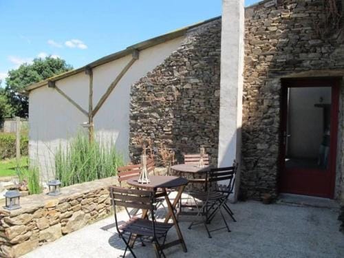 Rustique, Confort et Detente Pres de Nantes: Chambre Equipee avec Petit-Dejeuner Inclus - FR-1-306-1 Hotel in Brittany
