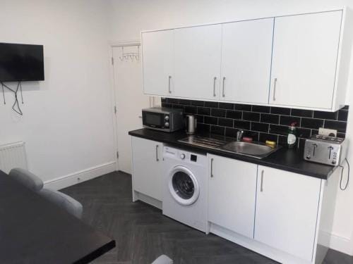 Ensuite Double-bed (E3) close to Burnley city centre Hotel in Burnley