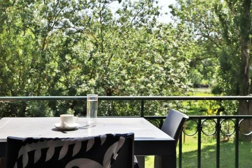 SOWELL RESIDENCES Les Hameaux de Camargue Hotel in Arles