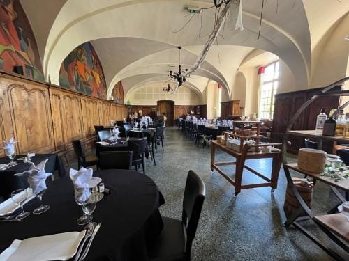 Logis Hotel Ancien Grand Seminaire Hotel in Saint-Flour