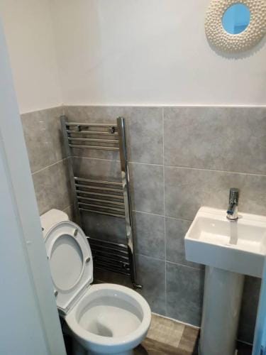 Ensuite Double-bed (G3) close to Burnley city centre Hotel in Burnley