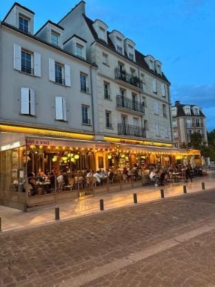 4 Kazabella Modern renovated bright apartment Maisons Alfort Hotel in Créteil
