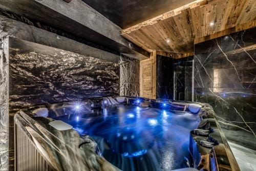 Chalets ANNAPURNA Lodge GANGA & Lodge MACHA 5 etoiles Hotel in Tignes