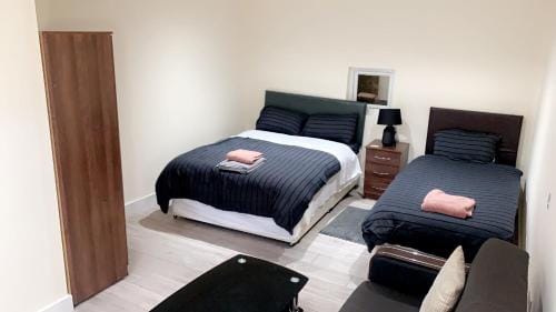 Mon Repos Private Rooms Heathrow Airport Hotel in Hounslow