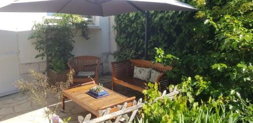 Maison Anne face to park in Vernon Giverny Hotel in Vernon