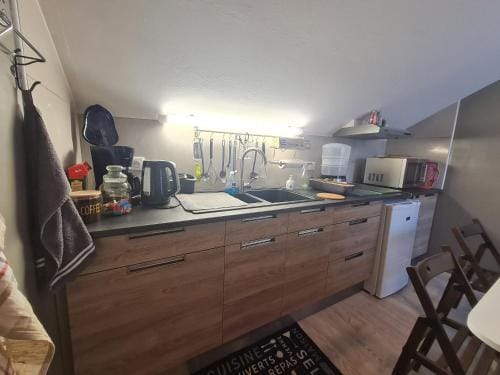 Chambre Familiale 4 Pers, 2eme Etage, Repas Traditionnels, Terrasse, Parking Hiver - FR-1-589-565 Hotel in Vosges