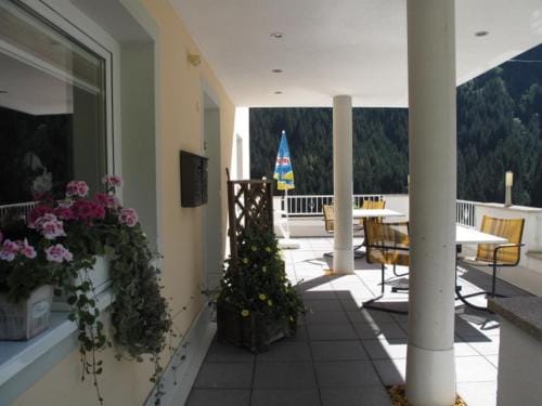 Haus Leo Hotel in Canton of Grisons
