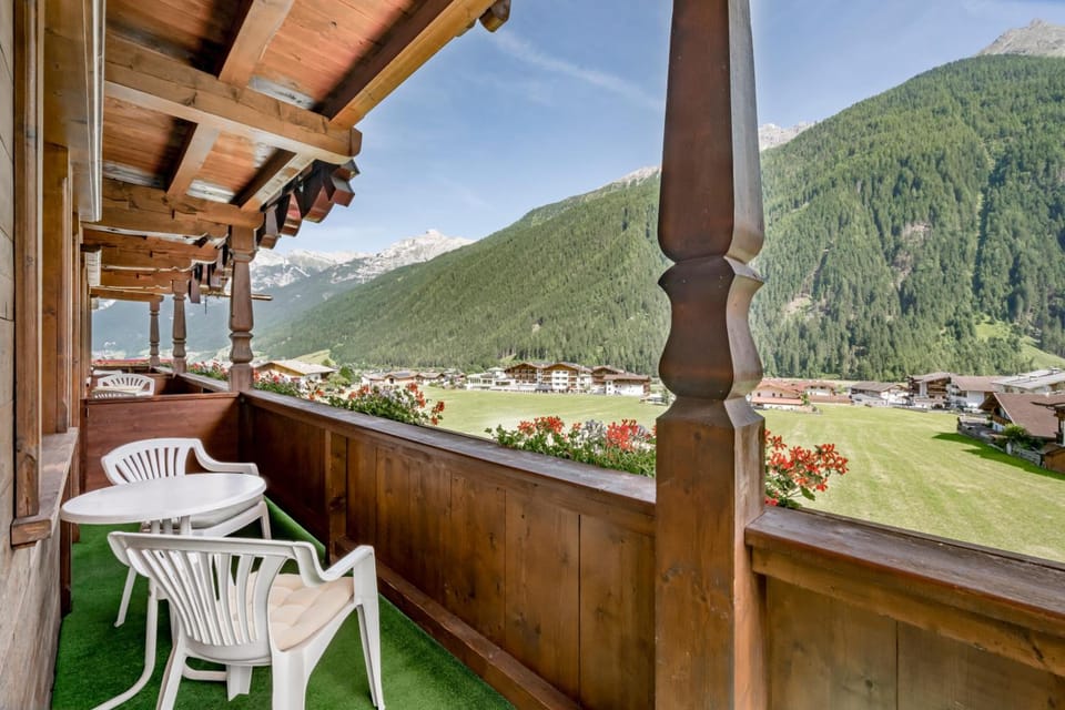 Hotel Almhof Hotel in Neustift im Stubaital
