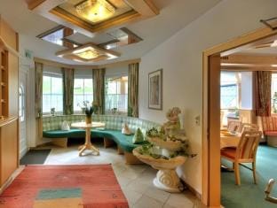 Hotel Garni Corinna Hotel in Ischgl