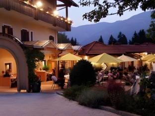 Hotel Landhof Simeter GMBH Hotel in Spittal an der Drau