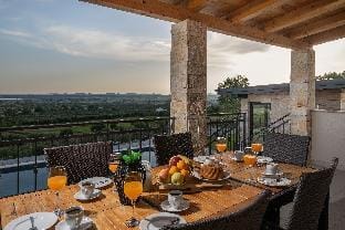 La Vrana in Vrana with 3 bedrooms and 2 bathrooms Hotel in Šibenik-Knin County, Croatia