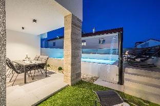 Sarah in Vodice with 3 bedrooms and 2 bathrooms Hotel in Šibenik-Knin County, Croatia