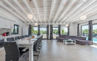 Sole in Pomer with 6 bedrooms and 6 bathrooms Hotel in Medulin