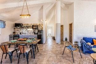 Heritage in Mirca with 2 bedrooms and 1 bathrooms Hotel in Split-Dalmatia County