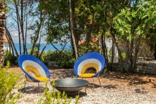 Sina in Splitska with 4 bedrooms and 3 bathrooms Hotel in Split-Dalmatia County