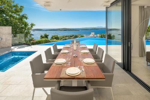 Anabel in Hvar with 4 bedrooms and 4 bathrooms Hotel in Hvar