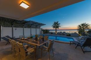 Matic in Makarska with 5 bedrooms and 4 bathrooms Hotel in Makarska