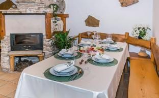 Ognjistar in Zmijavci Hotel in Split-Dalmatia County