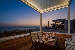 Bura in Marušići with 3 bedrooms and 3 bathrooms Hotel in Split-Dalmatia County